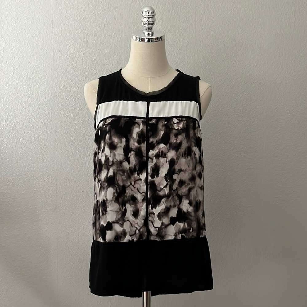 Simply Vera Vera Wang Multi Color Sleeveless Tip Hi-Lo Back Size Medium